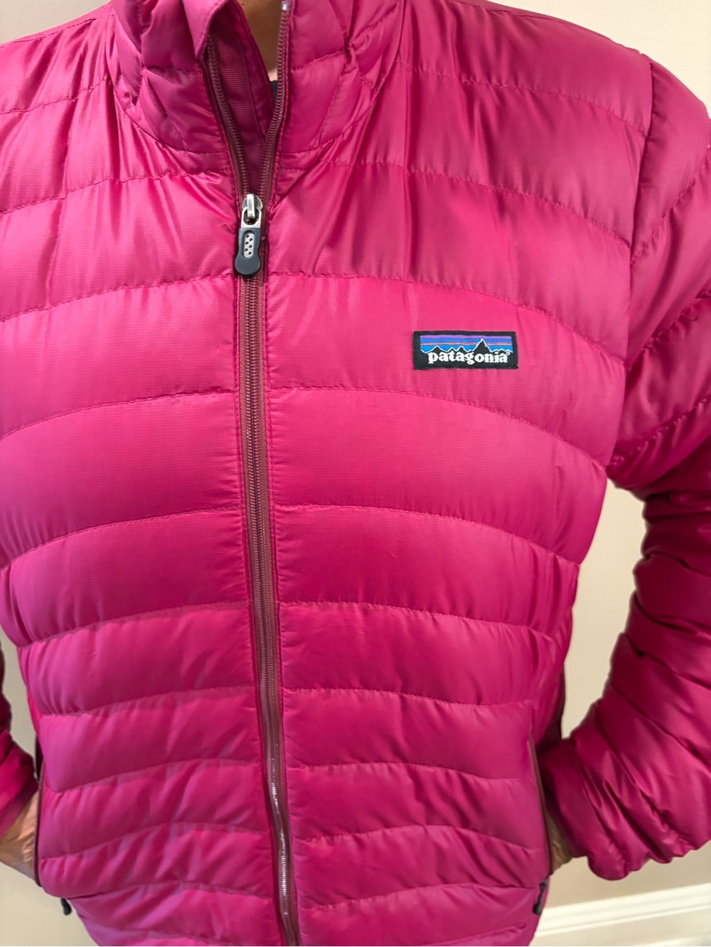 Patagonia Women's Fuchsia Quilted Down Puffer Jacket - Picture 2 of 11